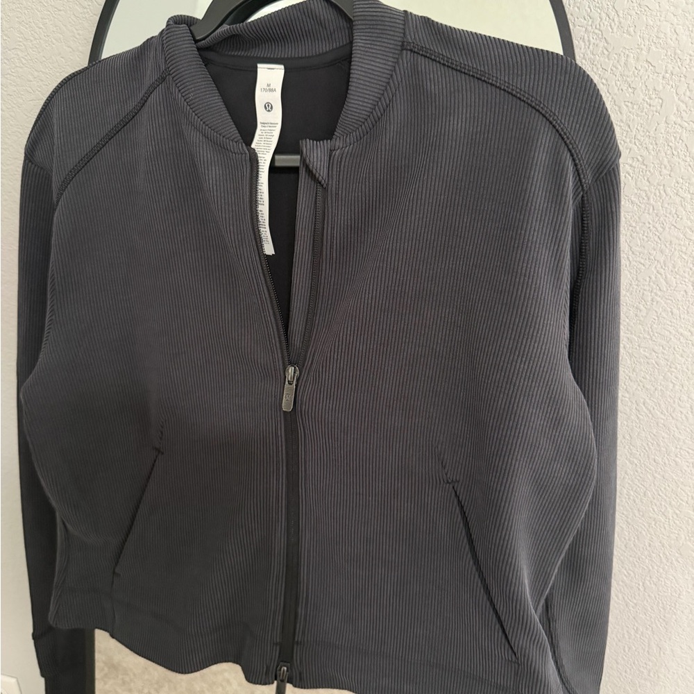 Lululemon Ribbed Softstreme
Cropped Jacket - Picture 3 of 5